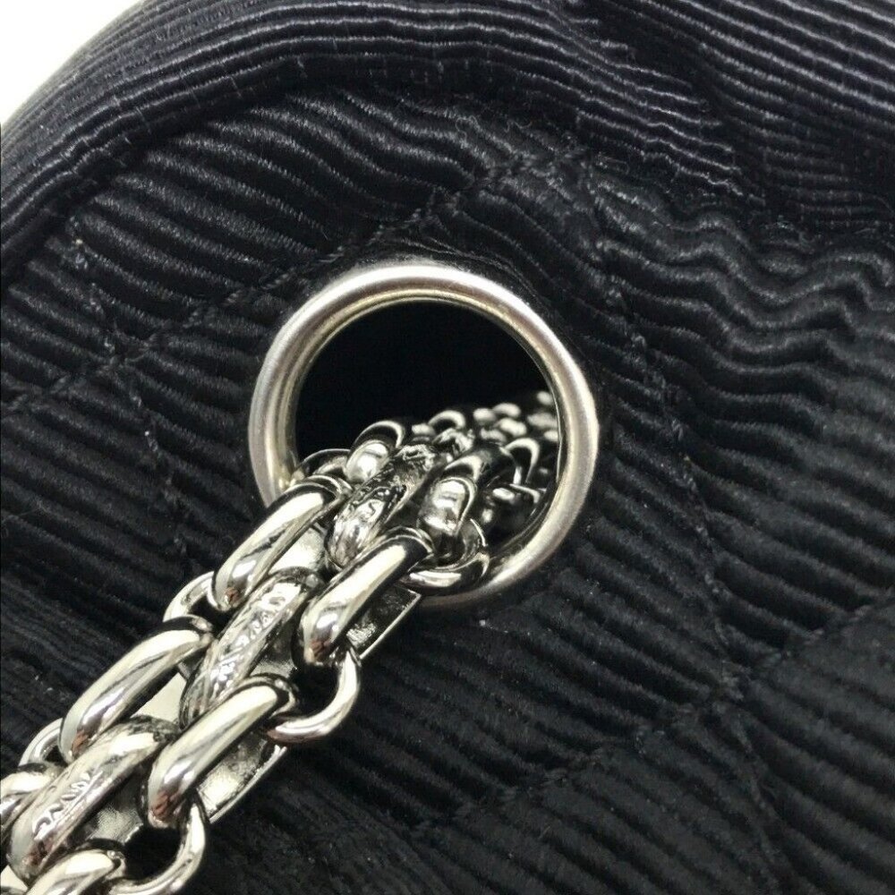 AUTHENTICITY GUARANTEED CHANEL Quilted Bicolor Chain Shoulder Bag Black - Picture 6 of 7